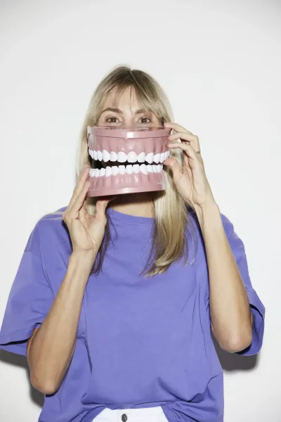 Dr Carina Wick - unsichtbare Zahnspangen